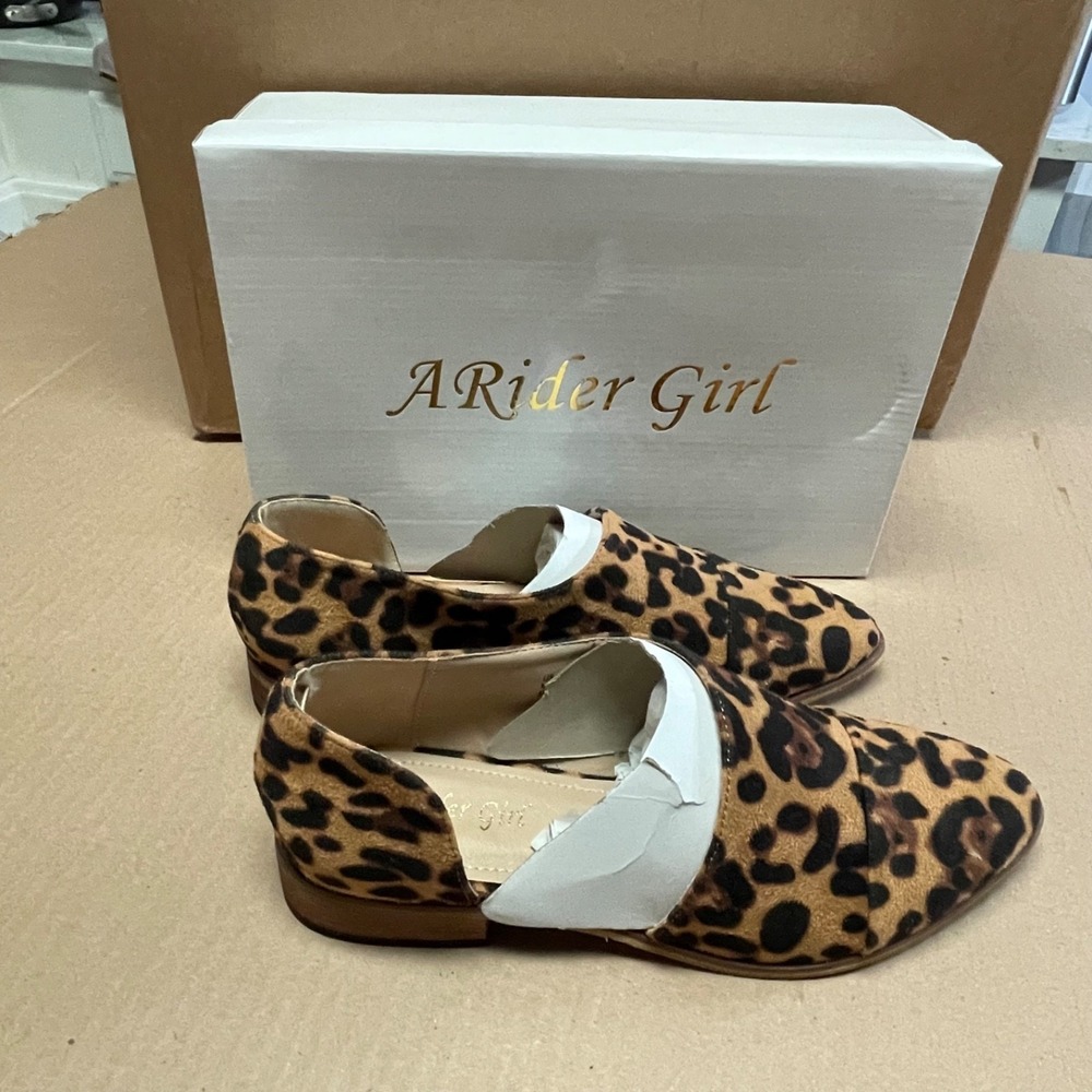 A Rider Girl Faux Women's 8.5D Suede Leopard Print Side Cutout d'Orsay flats